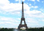na Eiffelově věži  Eifellova věž : Eifellova věž, architektura, fontána, pomník, pomník-socha, socha, voda, věž