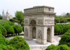 Paříž - květen 2006  France miniature - detaily : Vítězný oblouk, architektura, exponát, exteriér, výstava