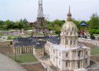 Paříž - květen 2006  France miniature : Eifellova věž, architektura, exponát, exteriér, výstava, věž