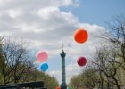 Paříž - květen 2006  Le-Penova volební kampaň : balónky, hračky