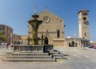 Rhodos 2013  Kostel a věž v přístavu města Rhodos. : architektura, fontána, kostel, pomník, pomník-socha, socha, věž